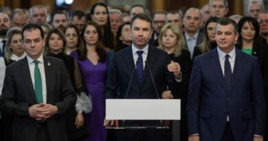 Atmosferă de priveghi la ADU: Se cere demisia lui Drulă. Alianța s-ar putea rupe Atmosferă de priveghi la ADU: Se cere demisia lui Drulă. Alianța s-ar putea rupe
